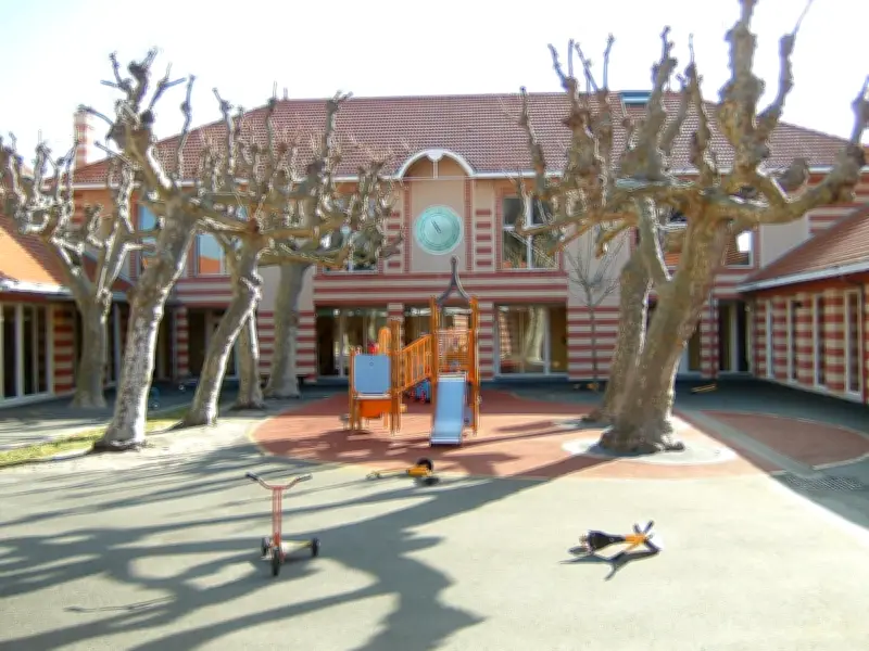 Arcachon : le RN critique la transformation de l'école Osiris