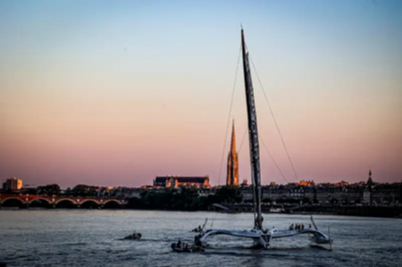 Armel Le Cléac’h et le Maxi Banque Populaire XI à Bordeaux
