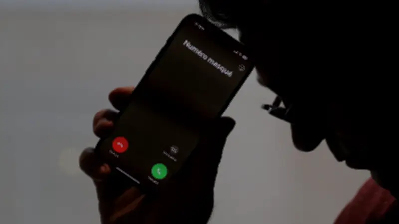 Arnaque au téléphone : peut-on vraiment cloner votre voix avec un simple « allô » ?
