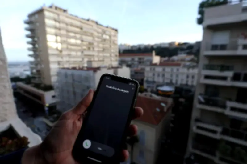 Arnaque aux appels silencieux : votre voix clonée par IA, méfiez-vous
