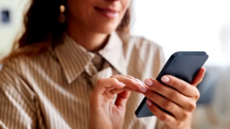 Arnaque téléphonique : un simple "allo" suffit pour cloner votre voix