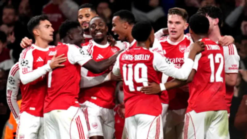 Arsenal sacré champion d'Angleterre, 22 ans après