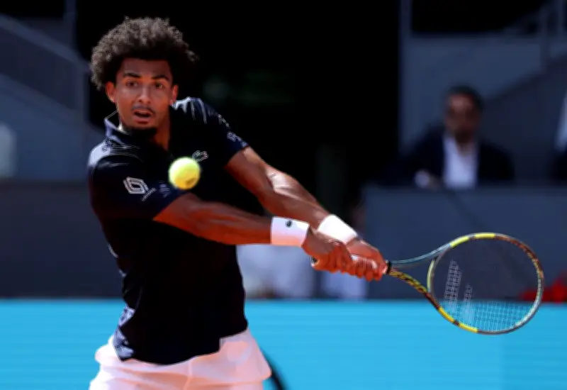 Arthur Fils éliminé en demi-finale du Masters 1000 de Madrid par Sinner