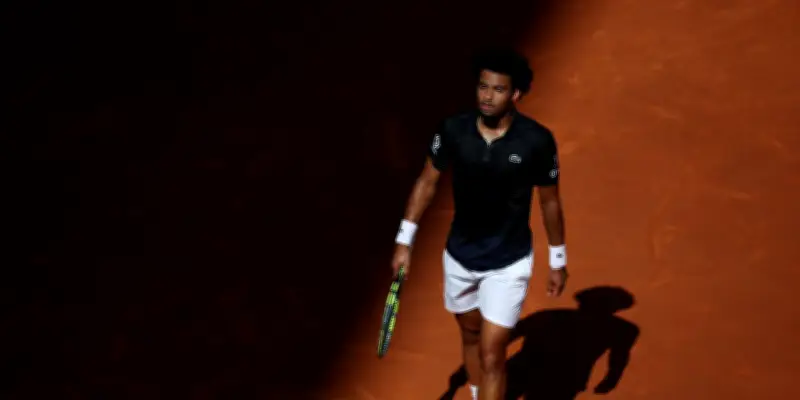 Arthur Fils éliminé par Sinner en demi-finale du Masters 1000 de Madrid