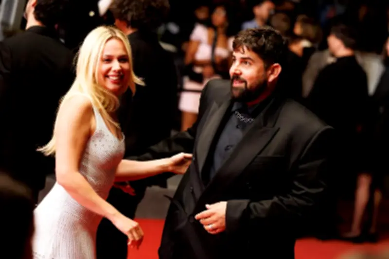 Artus et Kim Higelin officialisent leur relation au Festival de Cannes