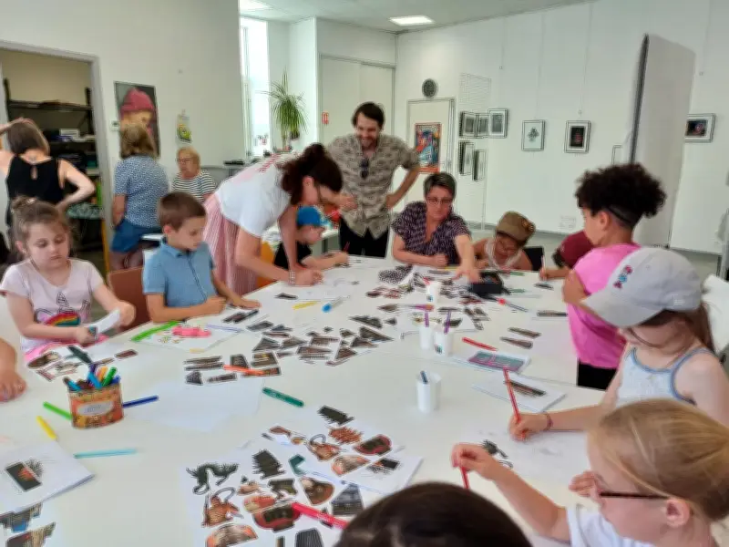 Atelier créatif avec Thibault Messac à la bibliothèque de Saint-Sauveur