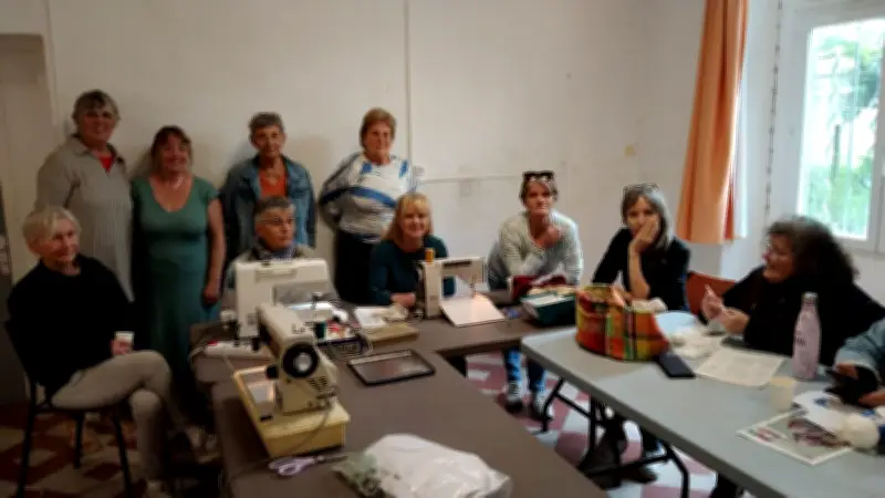 Ateliers couture et tricot : une ruche créative à Robiac-Rochessadoule