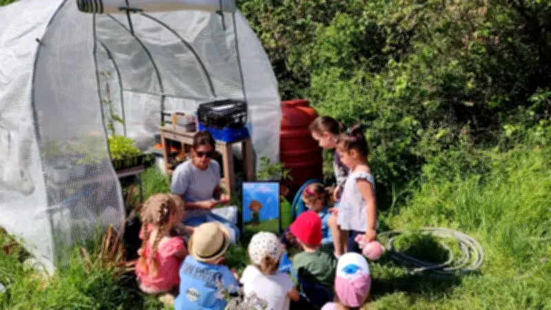 Ateliers jardinage pour enfants aux Jardins d'Yvette à Magalas