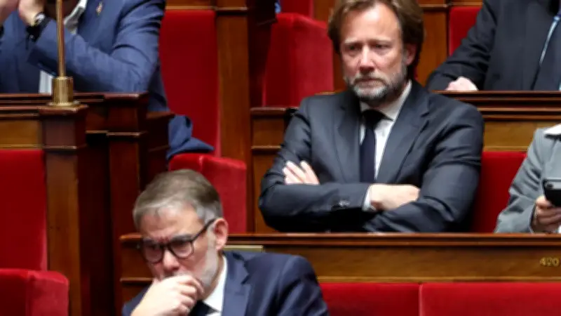 Au PS, Olivier Faure isolé après le départ de Boris Vallaud