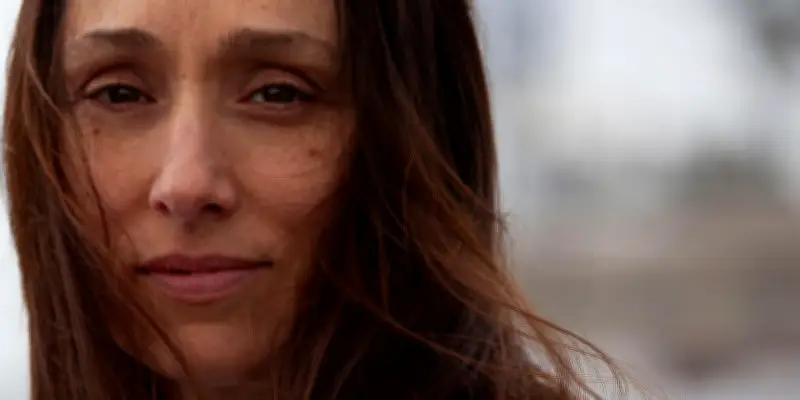 Audrey Bonnet irradie le Théâtre de l'Atelier à Paris