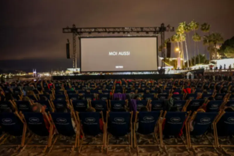 Avant-première mondiale du film de Michel Leclerc sur la plage Macé à Cannes