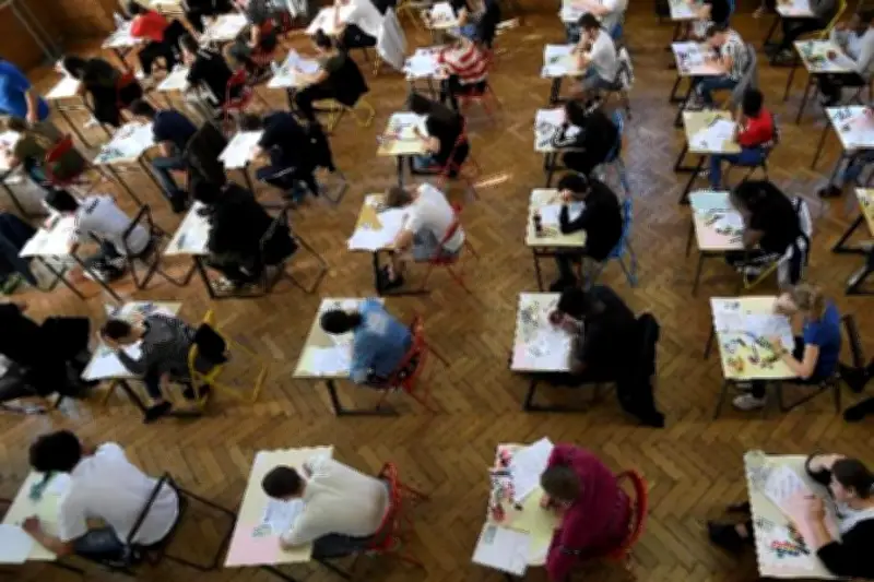 Bac pro : le casse-tête des examens en pleine vague de chaleur