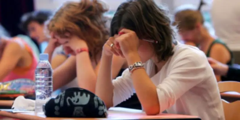 Baccalauréat : le ministre veut un âge plancher pour les candidats