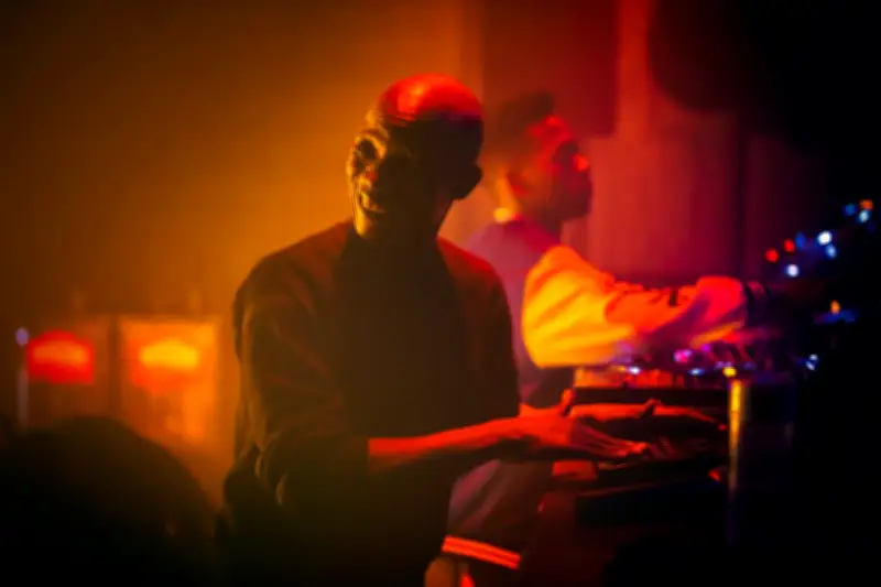 À Bagnolet, DJ Diaki mène la transe électro africaine
