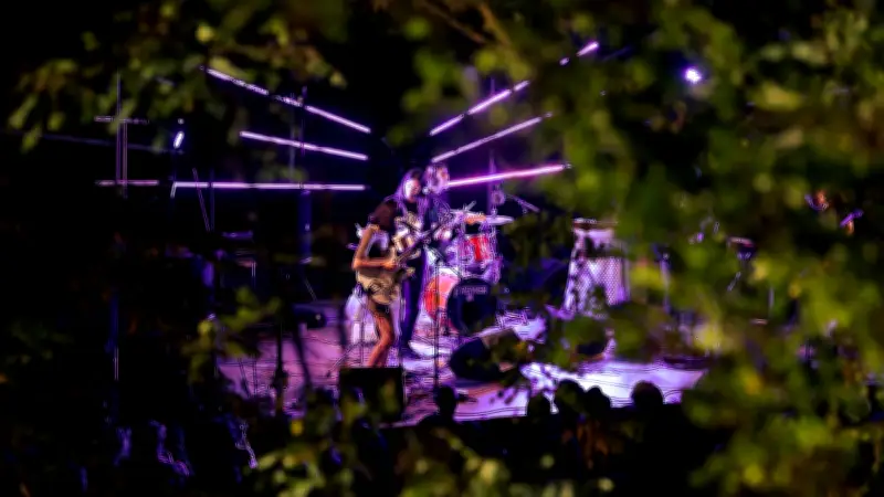 Baignade sauvage : le festival de musiques hors-norme pose ses valises à Saint-Sever-du-Moustier