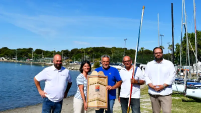Balaruc-les-Bains acquiert un pavois de joutes de 1894