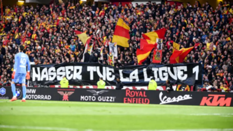 Banderole acerbe des supporters de Lens contre Nasser Al-Khelaïfi