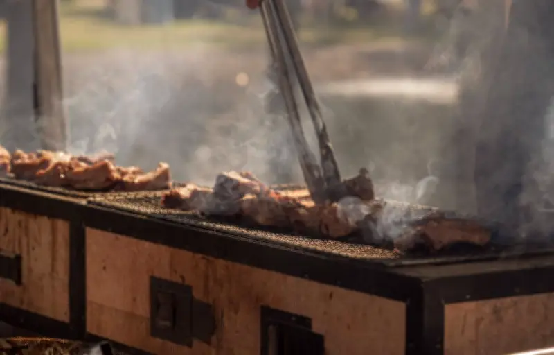 Barbecue mal maîtrisé provoque un incendie dans le Jura : deux blessés