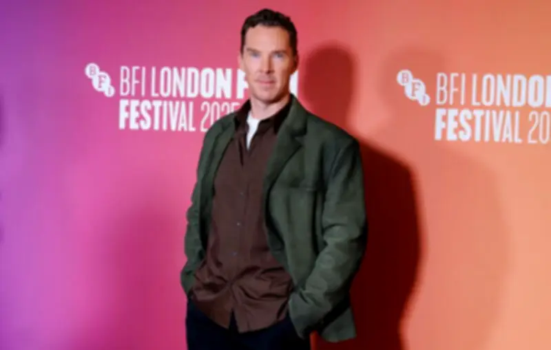Benedict Cumberbatch s'embrouille avec un cycliste à Londres