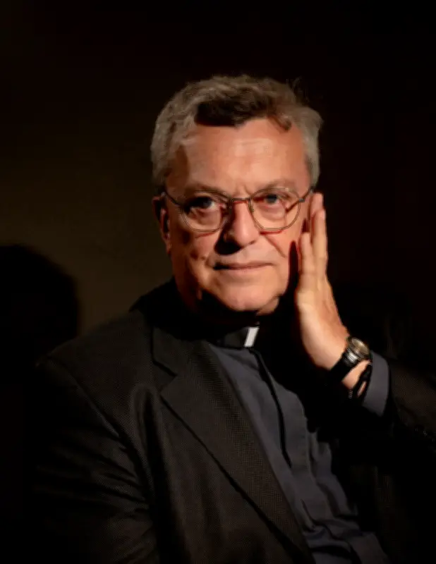 Benoist de Sinety : un prêtre en lutte contre l'empire Bolloré