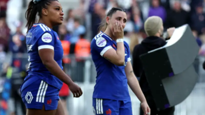 Bleues battues : le désarroi après une 18e défaite face à l'Angleterre