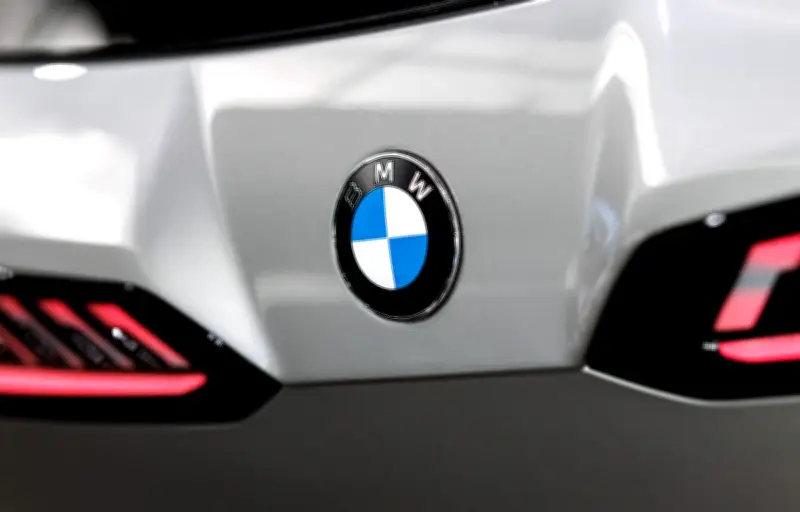 Bénéfice net de BMW en chute de 23% au premier trimestre