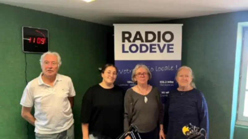Bénévoles du Secours Populaire de Lodève à la radio pour un projet intergénérationnel