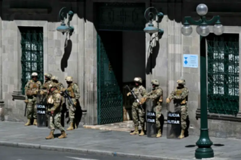 Bolivie : 57 arrestations lors de manifestations contre le président Paz