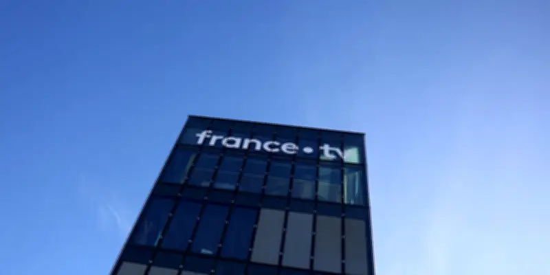 Bolloré accusé de privatiser France Télévisions via ses médias