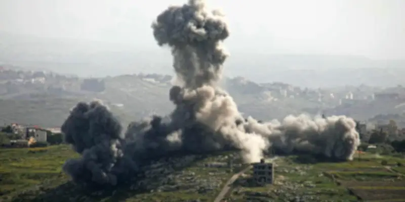 Bombardements israéliens s'intensifient au Liban : 15 morts