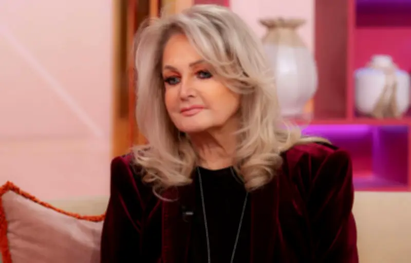 Bonnie Tyler dans le coma artificiel après une opération d'urgence