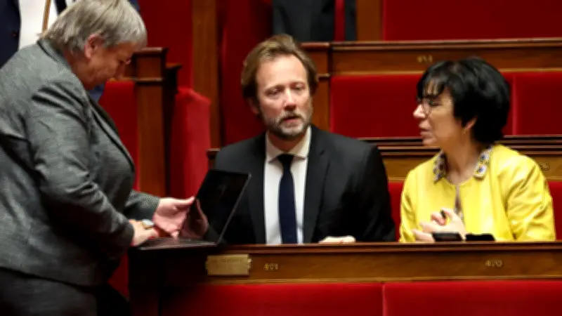 Boris Vallaud quitte la direction du PS en pleine crise avant 2027
