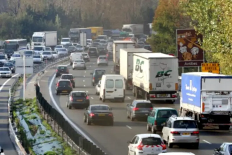 Bouchon de 14 km sur l'A8 entre Antibes et Nice ce mercredi