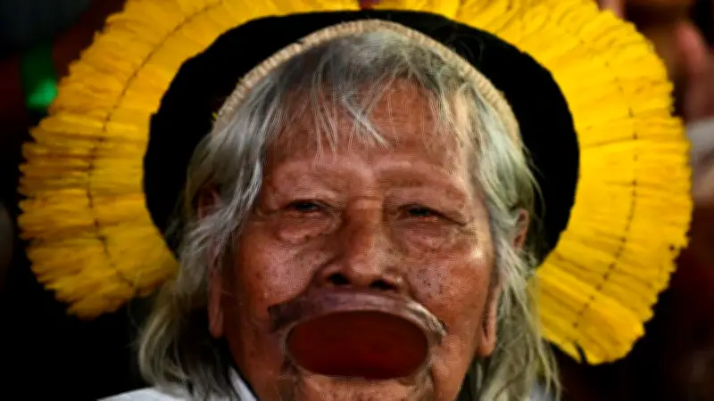 Brésil : le chef Raoni, défenseur de l'Amazonie, admis en soins intensifs