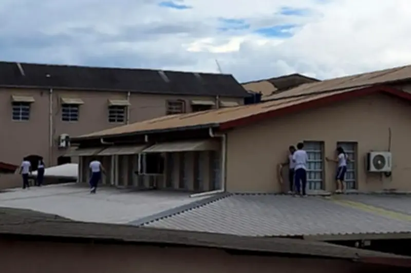 Brésil : un adolescent de 13 ans tue deux employées dans une école