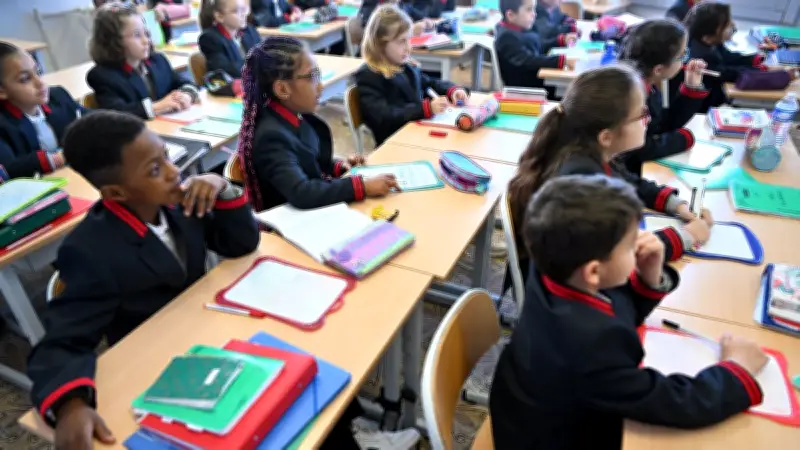 Béziers généralise l'uniforme à toutes ses écoles élémentaires en 2026