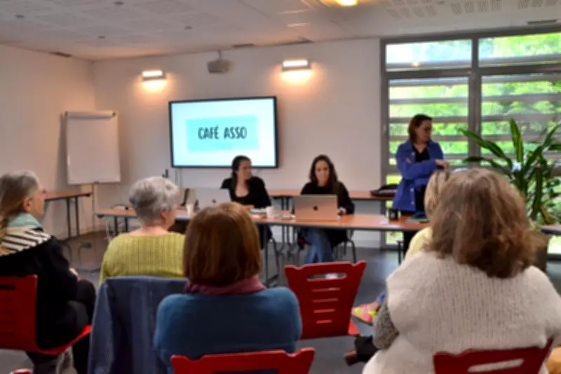 Café associatif à la MDA : les outils de communication municipaux présentés