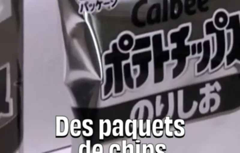 Calbee abandonne ses emballages colorés pour du noir et blanc à cause de l'Iran
