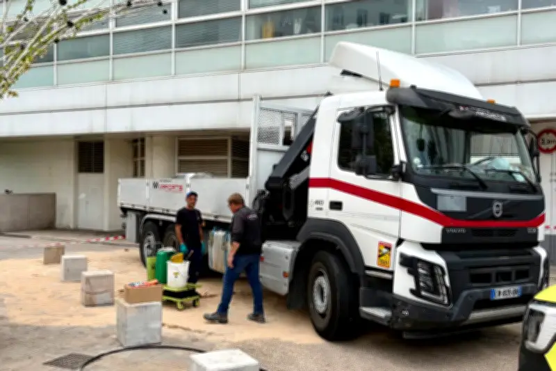 Camion percé à Toulon : gasoil déversé dans le port