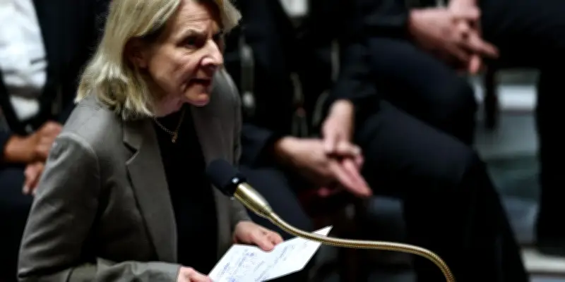 Canal+ : la ministre de la Culture regrette une réponse disproportionnée