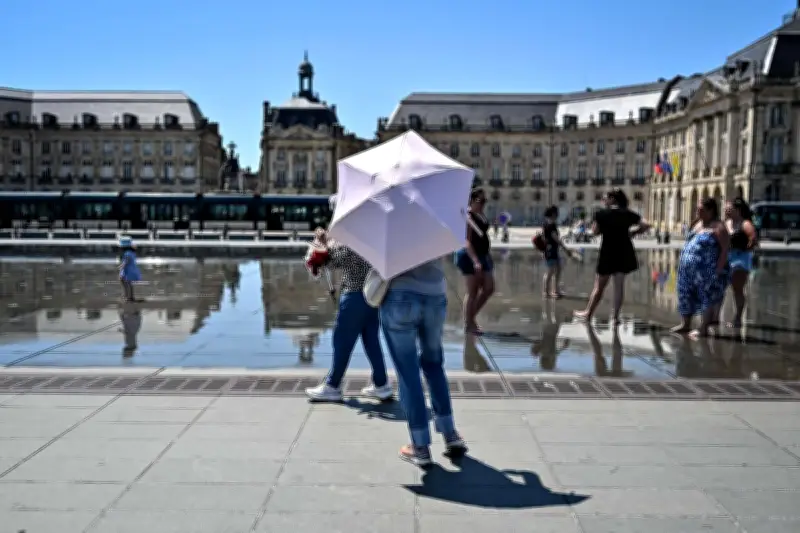 Canicule : 17 départements en orange jeudi, des pointes à 39 °C attendues