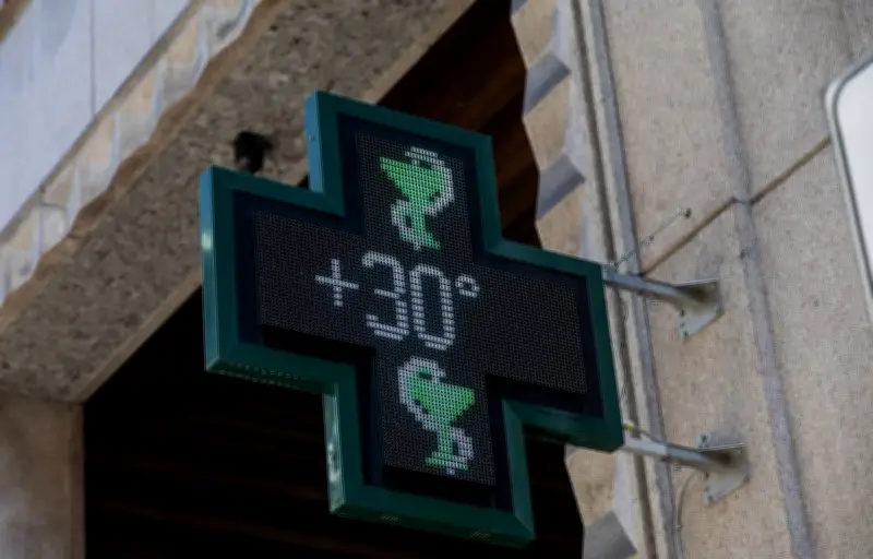 Canicule : 18 départements en vigilance jaune, Paris et la Manche concernés