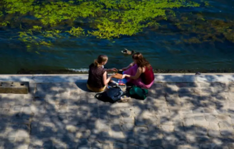 Canicule : 40°C dans les TER, records mensuels et vigilance orange maintenue