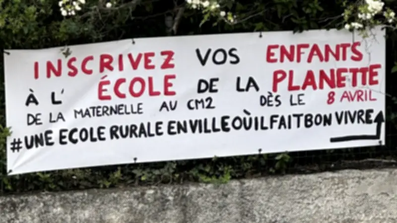 Canicule à Nîmes : parents achètent des climatiseurs pour l'école