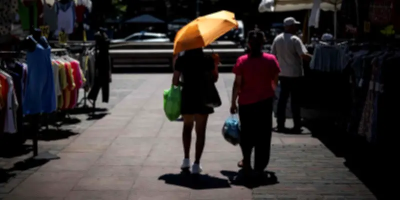 Canicule : vigilance orange étendue à 17 départements dont Paris