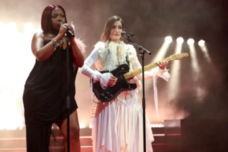 Cannes 2025 : une ouverture musicale sans politique animée par Eye Haïdara