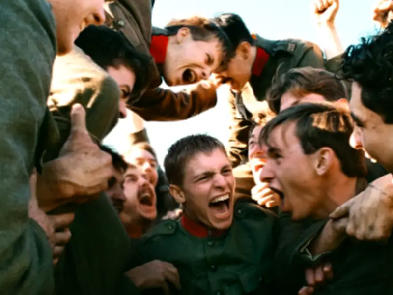 Cannes 2026 : avec « Coward », Lukas Dhont joue la guerre gay
