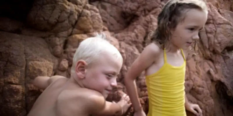 Cannes 2026 : Bruno Dumont explore l'enfance avec "Les Roches Rouges"
