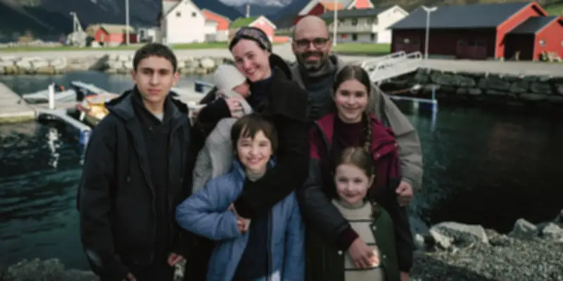 Cannes 2026 : « Fjord », une affaire kafkaïenne de parents