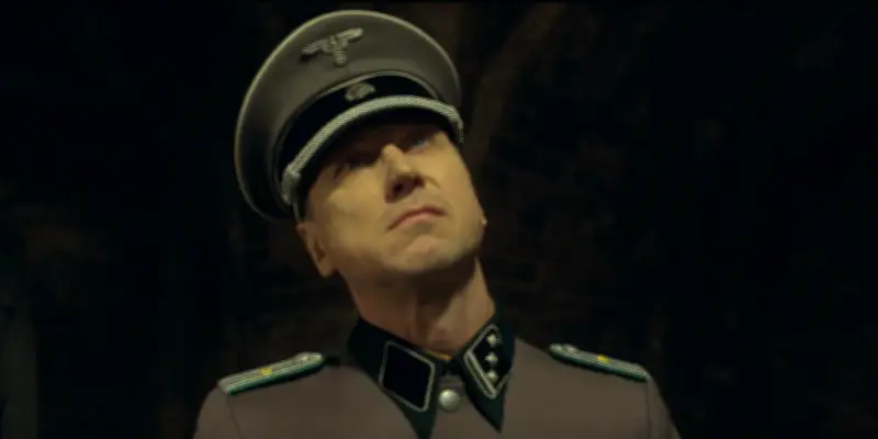Cannes 2026 : Lars Eidinger, un Klaus Barbie d'une profondeur effrayante